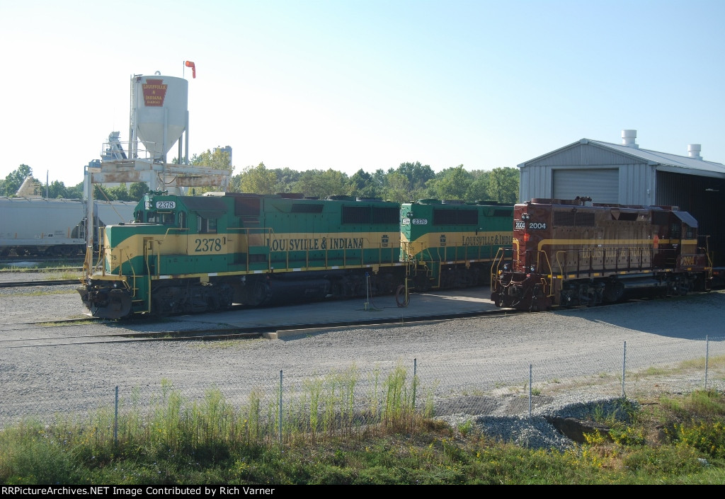 Louisville & Indiana RR #2378, 2376 & 2004 at Jeffersonville engine terminal